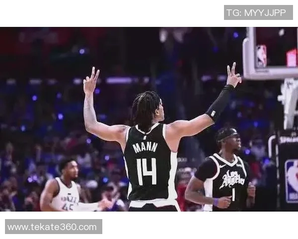 快船击败爵士，成功晋级季后赛，展现顽强拼搏精神