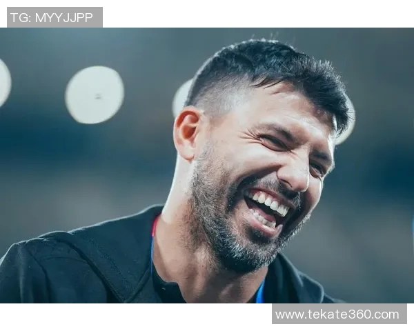 曼城官方宣布阿圭罗离队，球迷纷纷送别传奇射手