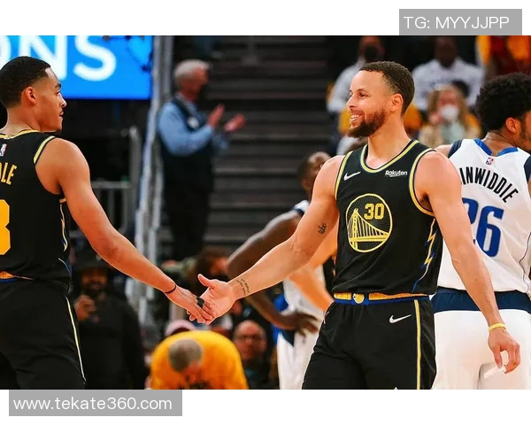 勇士队再度晋级西部决赛,迎战掘金队的激情碰撞 勇士队再度晋级西部决赛,迎战掘金队的激情碰撞